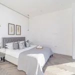 Rent 3 bedroom apartment in London