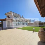 Ενοικίαση 4 υπνοδωμάτιο σπίτι από 240 m² σε Anavissos Municipal Unit