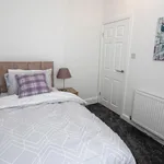 Rent 4 bedroom flat in Manchester