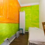 Rent a room in lisbon