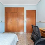 Rent 4 bedroom apartment in Castellón de la Plana