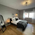 Rent 1 bedroom apartment of 484 m² in Essen