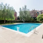 Rent 4 bedroom apartment in Barcelona