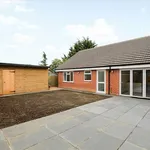 Bungalow to rent in Finedon Road, Burton Latimer, Kettering NN15