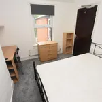 Rent 4 bedroom flat in West Midlands