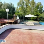 Rent 4 bedroom house of 300 m² in Rome