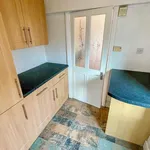 Rent 3 bedroom house in East Midlands