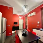 Rent 4 bedroom house of 300 m² in Napoli