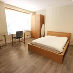 Rent 4 bedroom flat in London