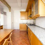 Rent a room of 80 m² in lisbon