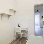 Rent a room of 75 m² in lisbon