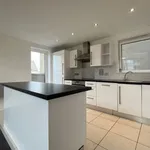 Rent 3 bedroom flat in South East England