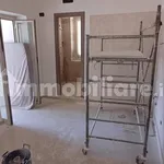 Affitto 3 camera appartamento di 64 m² in Naples