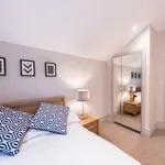 room in Caversham Road, Reading