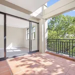 Rent 2 bedroom apartment in North Sydney