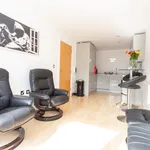 Rent 2 bedroom flat in London