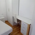 Rent 5 bedroom apartment in Barcelona