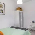 Rent 4 bedroom apartment in Valencia