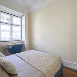 Rent a room in lisbon