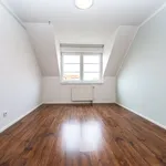 Pronajměte si 4 ložnic/e byt o rozloze 102 m² v Holubice