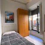 Rent a room of 120 m² in madrid