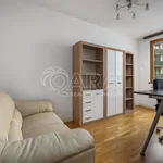 Pronajměte si 3 ložnic/e byt o rozloze 64 m² v Capital City of Prague