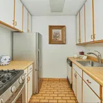 Rent 2 bedroom apartment of 92 m² in New York