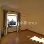 Rent 5 bedroom apartment of 150 m² in Genoa