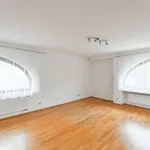 Pronajměte si 7 ložnic/e dům o rozloze 450 m² v Prague