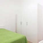 Rent 4 bedroom apartment in Barcelona