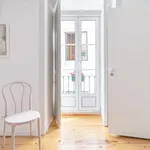 Rent 2 bedroom apartment of 80 m² in Lisbon