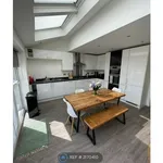 Rent 3 bedroom house in Salford