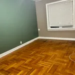 Rent 3 bedroom apartment in Astoria