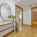 Rent a room of 150 m² in madrid