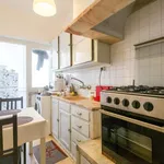 Rent a room of 60 m² in lisbon