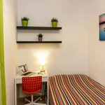 Rent 4 bedroom apartment in Barcelona