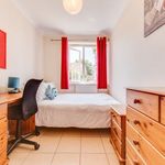 Rent 5 bedroom flat in South East England