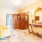 Rent 6 bedroom apartment of 252 m² in Palermo