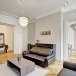 Rent 4 bedroom apartment of 2153 m² in Bordeaux