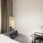 Rent 6 bedroom apartment in Madrid