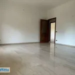 Affitto 5 camera appartamento di 148 m² in Rome