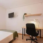 Rent a room of 77 m² in Valladolid