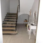 Alquilo 4 dormitorio casa de 330 m² en Córdoba