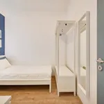 Rent a room of 100 m² in Lisboa