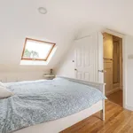 Rent 4 bedroom apartment in Surrey Heath