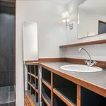 Rent 1 bedroom apartment of 46 m² in paris