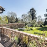 Rent 5 bedroom house in Elmbridge