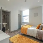 Rent 6 bedroom house in West Midlands