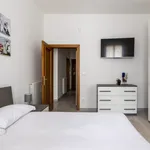 Rent 2 bedroom apartment of 90 m² in Bologna