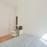 Rent 16 bedroom apartment in Lisbon